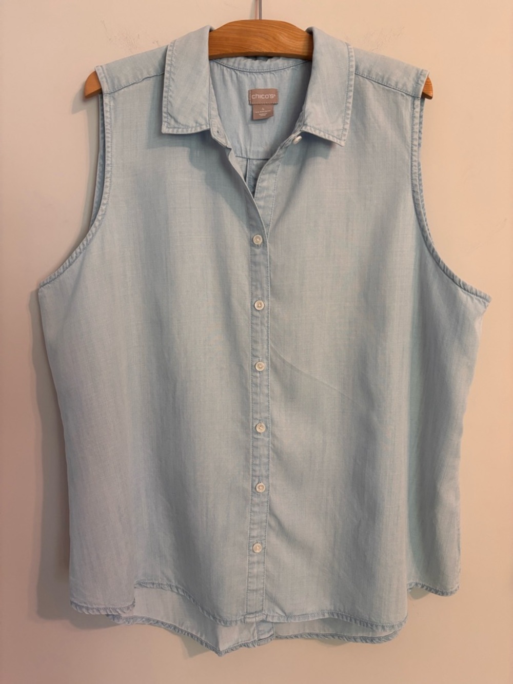 Chico’s Light Blue Chambray Sleeveless Blouse